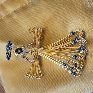 Angel Pin